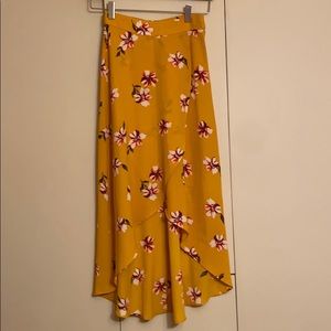 Soprano high low skirt